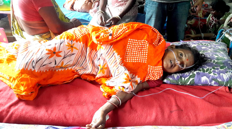খেলনা ভেবে মেয়ের হাতে আসল বন্দুক তুলে দিয়ে গুলিবিদ্ধ মা