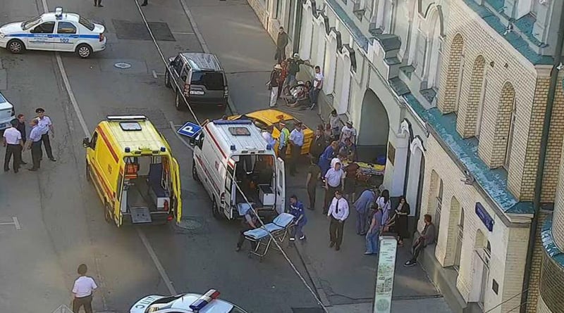 Russia: taxi driver loses control of car, plows into Moscow crowd, 8 injured