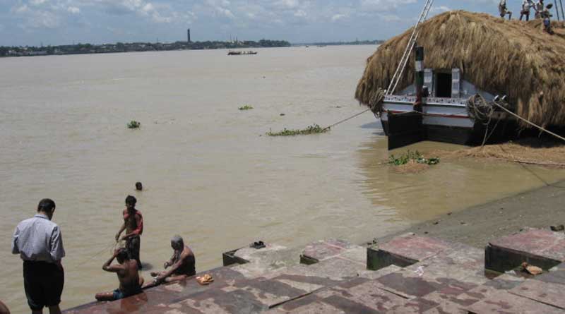 ধর্মকথা শুনে গাঁজার ছিলিমে টান, ভিনরাজ্যের যুবকের সর্বস্ব লুঠ ‘ঘাট গ্যাং’-এর