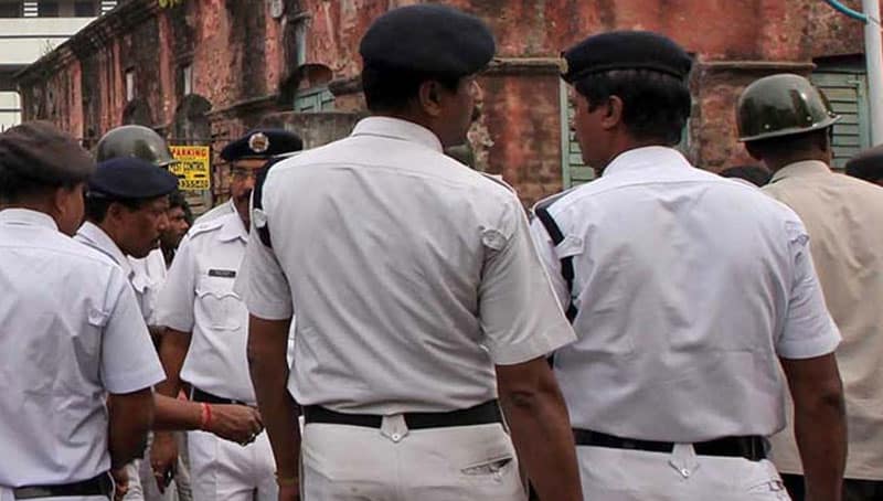 Kolkata Police playing dual Character in Kolkata to control the situation