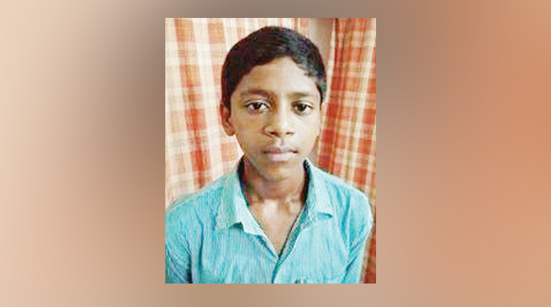 অনাহারে থেকেও উচ্চ মাধ্যমিকে ৪ বিষয়ে লেটার, ইঞ্জিনিয়ার হতে চায় রাকেশ