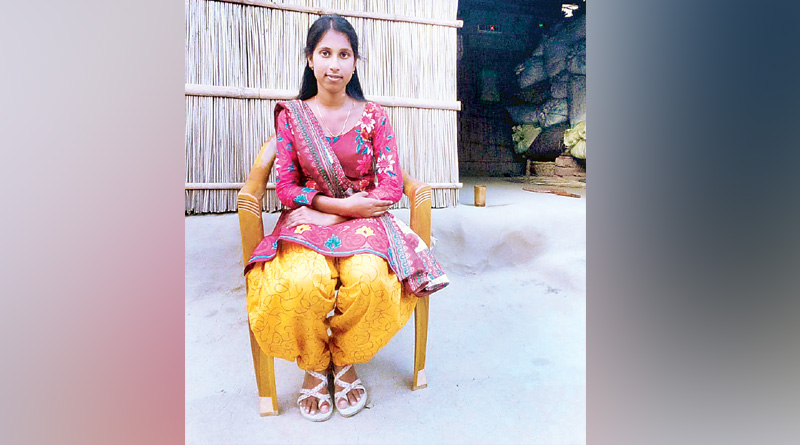 না খেয়েও চলেছে পড়াশোনা, উচ্চ মাধ্যমিকে সাফল্যই নতুন লড়াইয়ের রসদ রূপসিনার