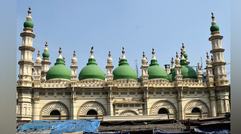 Tipu Sultan mosque in Kolkata welcomes women for Iftar