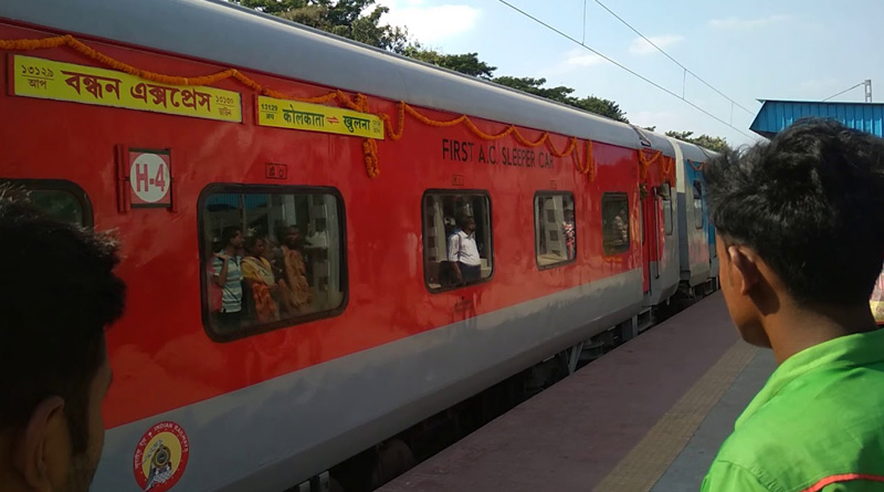 Passengers avoiding Kolkata-Khulna Bandhan Express  