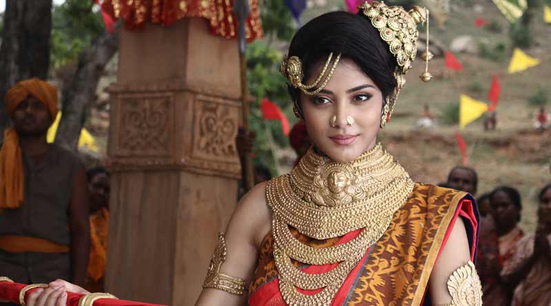 সুচিত্রা সেনের তুলনা তো আসবেই, জেনেই ‘দেবী চৌধুরাণী’ সোনা সাহা