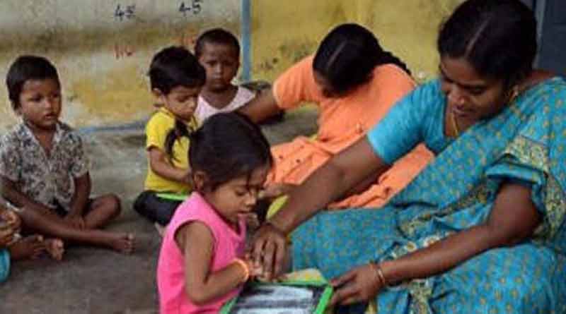 ফের অঙ্গনওয়াড়ি খাতে কেন্দ্রের কাটছাঁট, বাড়তি ২৫০ কোটির বোঝা রাজ্যের ঘাড়ে