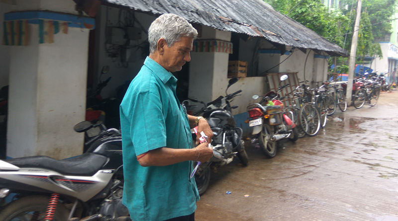 আর্থিক প্রতারণার দায়ে গ্রেপ্তার ফরওয়ার্ড ব্লক নেতা রেবতী মোহন ভট্টাচার্য