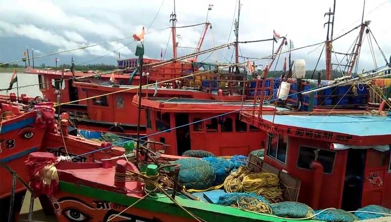 Still missing 19 fishermen, rescued one trawler