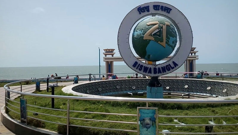 লাগাতার বৃষ্টিতে দিঘায় ভাঙল বিশ্ববাংলার লোগো