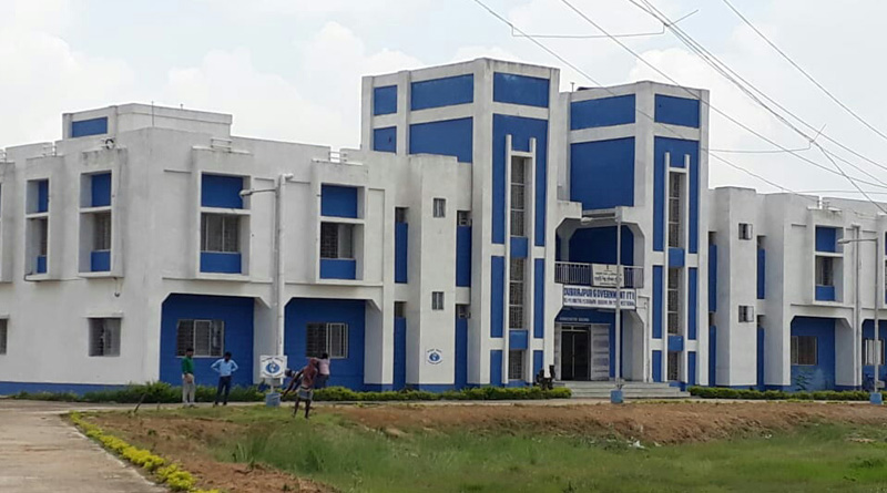 আইটিআই কলেজে ভরতিতে চাই মোটা অঙ্কের টাকা, কাঠগড়ায় তৃণমূলের ২ ছাত্রনেতা