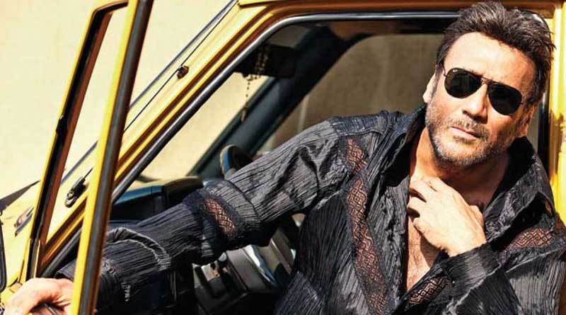 Watch Jackie Shroff clearing traffic on busy Lucknow road
