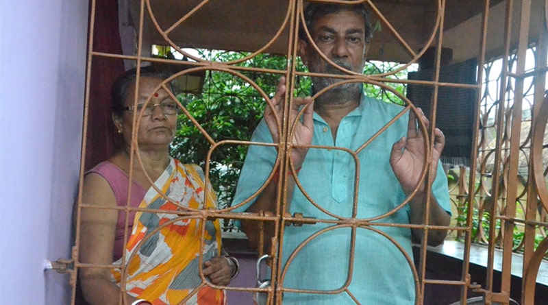 নেশার টাকা দেয়নি, বৃদ্ধ দম্পতিকে প্রাণনাশের হুমকি দিয়ে বেধড়ক মারধর ছেলের