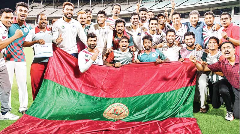 ফুটবলে হারলেও ক্রিকেটে জয়জয়কার, ত্রিমুকুট মোহনবাগানের