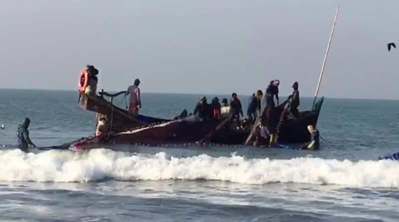 বঙ্গোপসাগরে নিখোঁজ মৎস্যজীবীর দেহ উদ্ধার, ট্রলারের সন্ধানে চলছে তল্লাশি