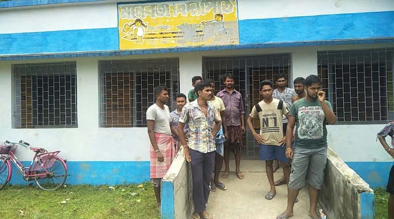 Villagers locked teachers' in schools