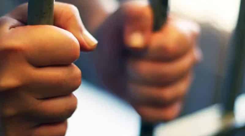 Excise officer arrested in bongaon