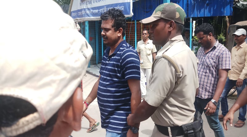 শিক্ষক পদে চাকরি দেওয়ার নামে প্রতারণা, অভিযুক্তকে গণধোলাই