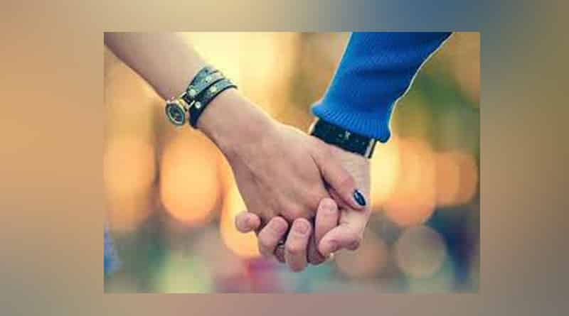 বৃষ্টির দিনে কেমন আছে বন্ধুজন, মন টানে…