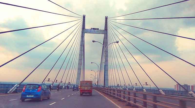 Mamata Banerjee abolishes toll tax on 2nd  Hooghly bridge