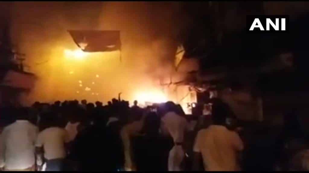বিধ্বংসী আগুন কলকাতার বাগরি মার্কেটে, বিপুল ক্ষয়ক্ষতি ব্যবসায়ীদের