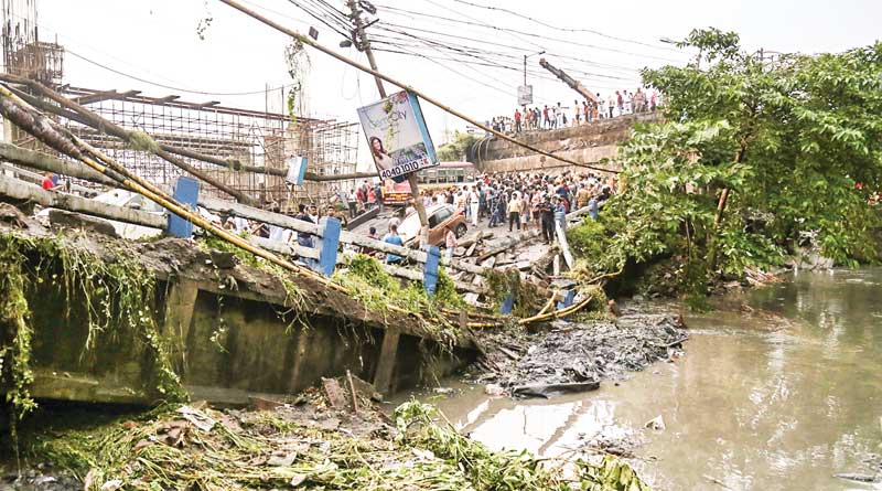 Metro project triggered Majerhat bridge collapse: Locals