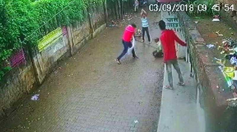এলাহাবাদে প্রকাশ্যে পিটিয়ে খুন প্রাক্তন পুলিশকর্মীকে, নির্বাক পথচারীরা