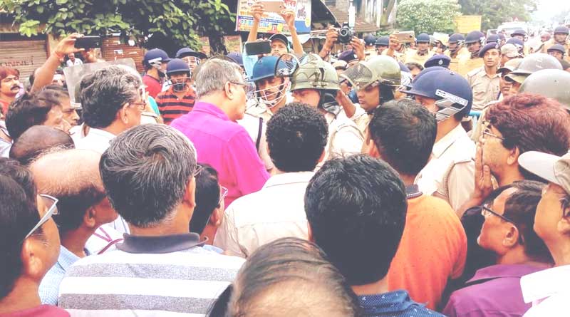 সিপিএমের কর্মসূচিতে ধুন্ধুমার আমডাঙায়, পুলিশের সঙ্গে ধস্তাধস্তি বাম কর্মীদের