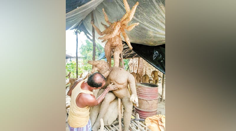 গ্রামবাসীদের মুখ চেয়েই শুরু বেলপাহাড়ির হালদার বাড়ির পুজো, কেন জানেন?
