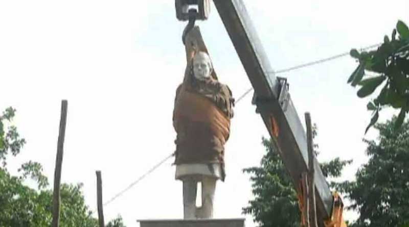 Allahabad: Nehru statue removed for Kumbh, Congress furious 