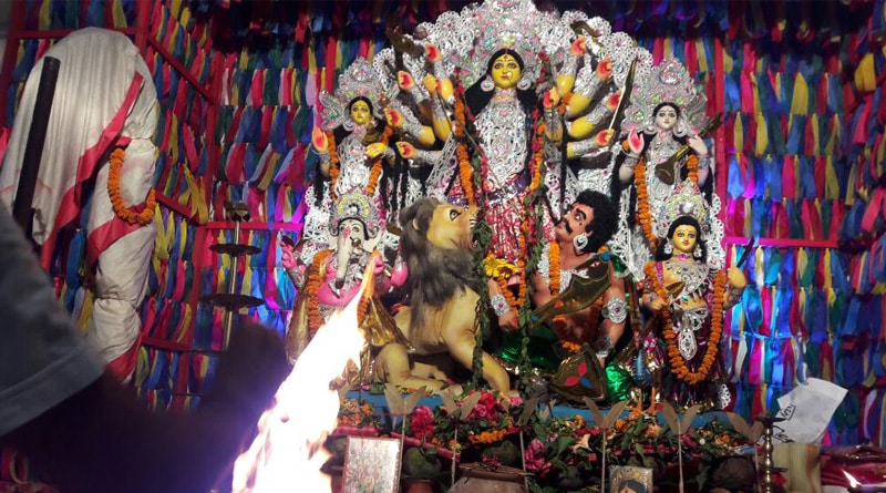 বাড়ির পুজোয় থিম সংগীত! শিলিগুড়ির দেশবন্ধু পাড়ায় শোরগোল