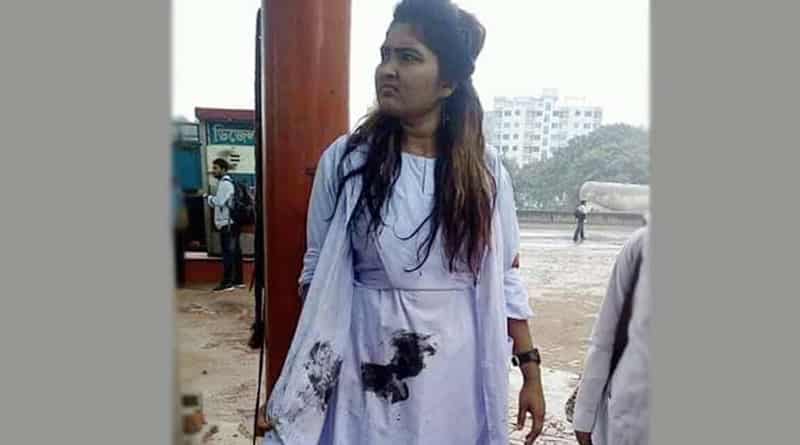 বাংলাদেশে ৪৮ ঘণ্টার বাস ধর্মঘট, যাত্রীদের মুখে আলকাতরা দিল বিক্ষোভকারীরা