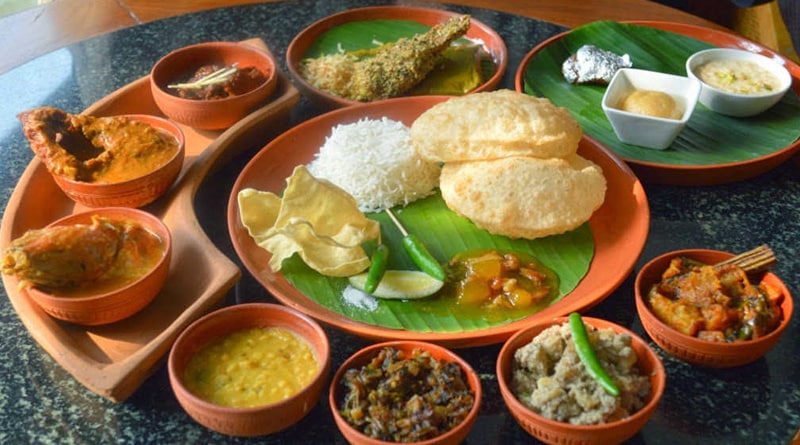 Food Plazas in Howrah, Sealdah station launches special Puja menu