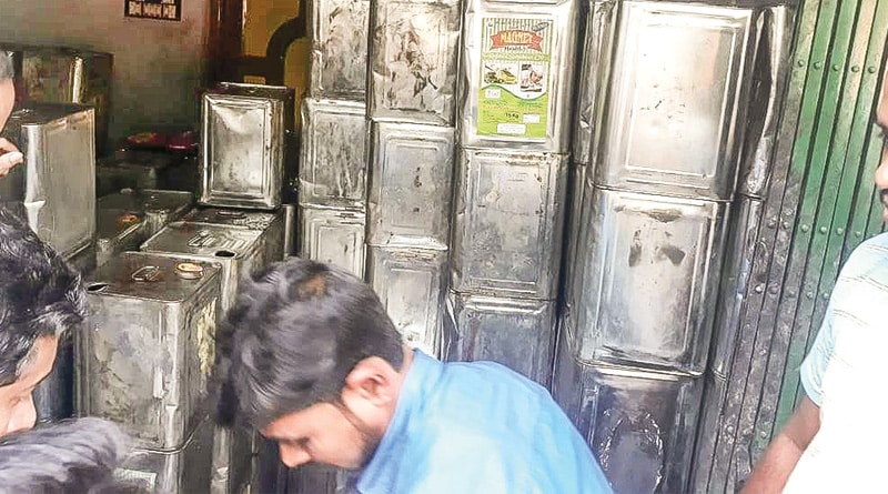 EB raids adulterated oil factory in Bongaon