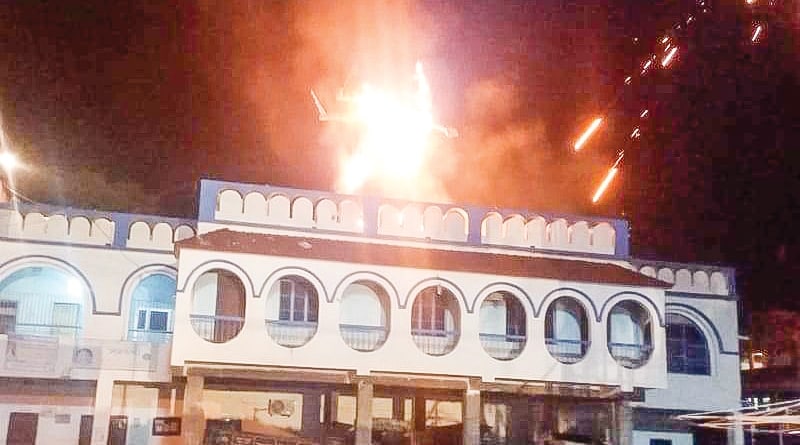 অমৃতসর কাণ্ডেও হুঁশ ফেরেনি, পুরভবনের ছাদেই রাবণ দহন