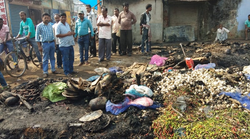 Fire breaks out at Pandabeshwar market
