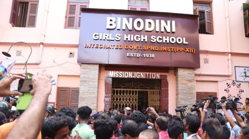 Girl student molested in Kolkata school, parents stage protest