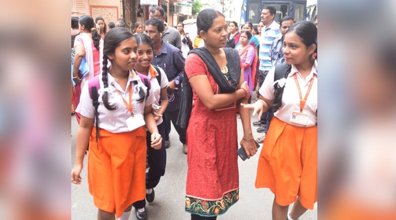 বিনোদিনী গার্লস কাণ্ডে প্রধান শিক্ষিকার ভূমিকায় অসন্তুষ্ট প্রাথমিক শিক্ষা সংসদ