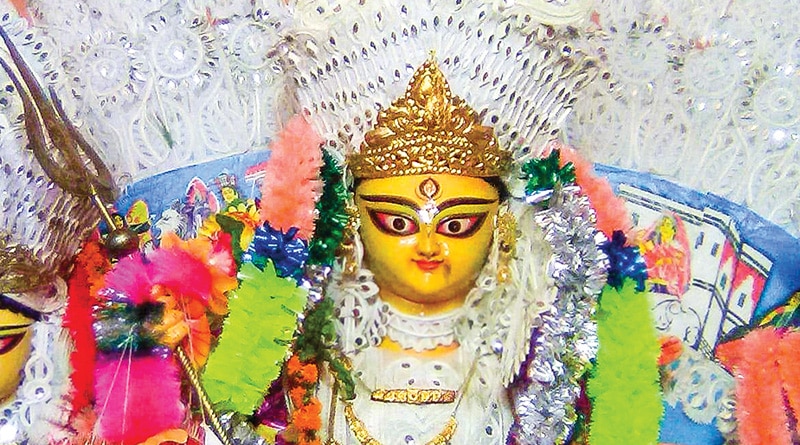 দশভুজা নন, ভট্টাচার্য বাড়িতে বধূ রূপে পূজিতা হন দেবী দূর্গা