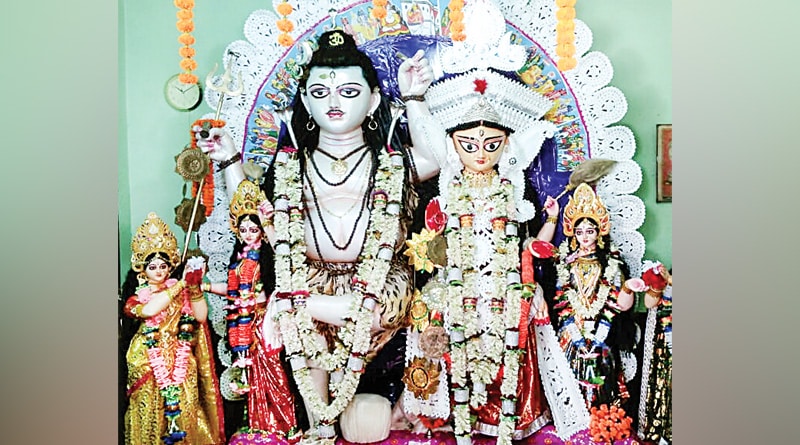 উমা বিদায়ের পালা সাঙ্গ হতেই এই গ্রামে শুরু কুলঠাকুরের পুজো