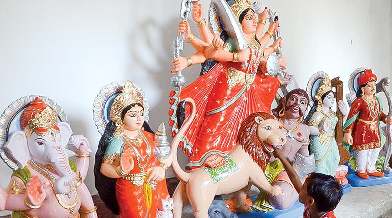 এই জমিদারবাড়িতে মাটি নয়, শিলায় তৈরি মূর্তিতে পুজো হয়