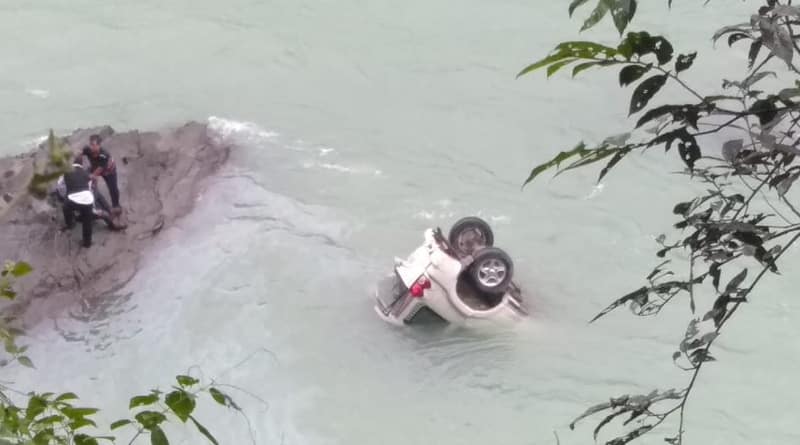 শিলিগুড়ির সেবকের কাছে তিস্তায় উলটে গেল গাড়ি, মৃত ১
