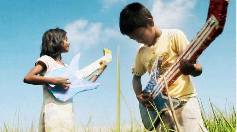 কেমন হল অস্কারে মনোনীত ছবি ‘ভিলেজ রকস্টার্স’?