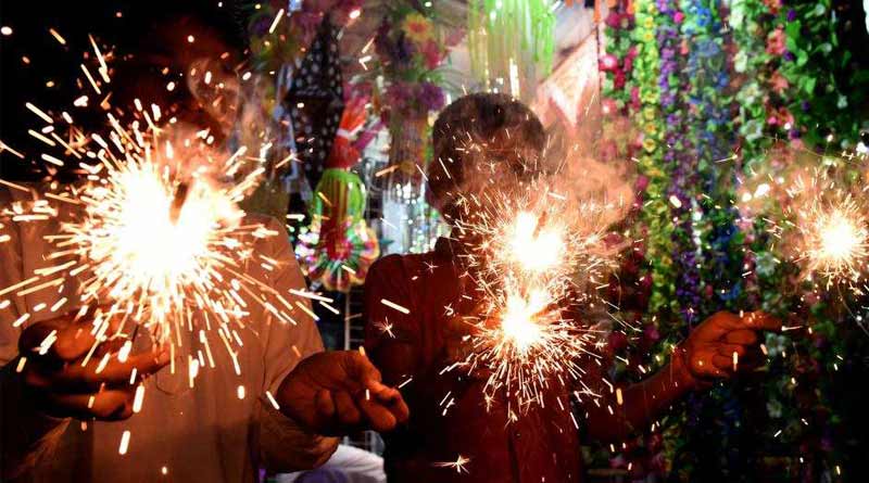 For survival smog choked Delhi shuns cracker this Diwali