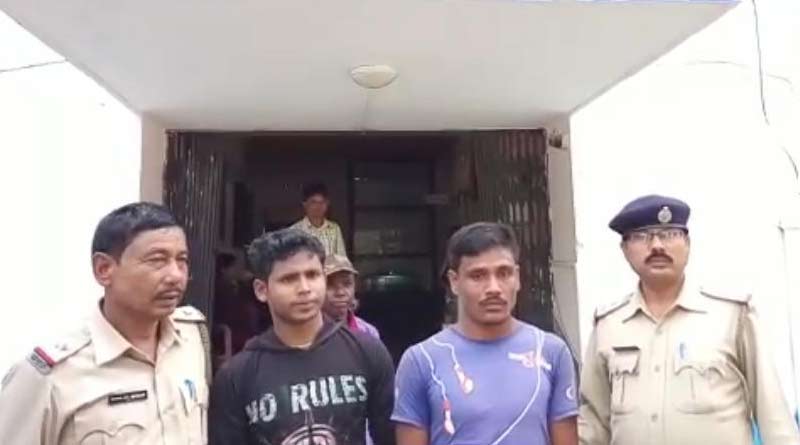 সীমান্তের কাঁটাতার পেরিয়ে শিলিগুড়িতে হাজির চার বাংলাদেশি যুবক!
