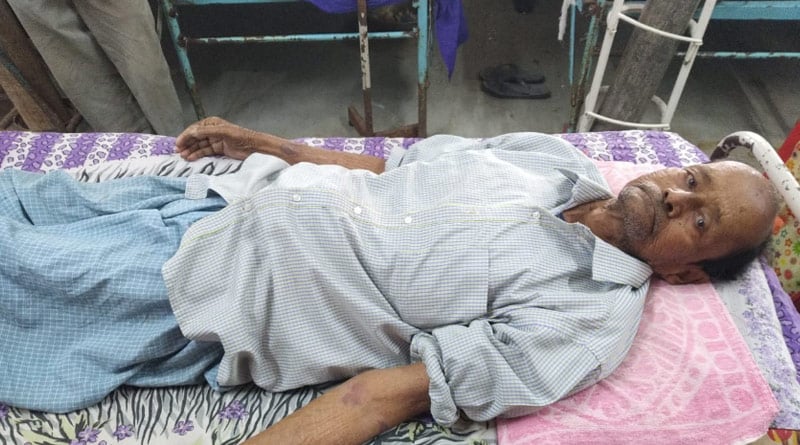 হাতে চ্যানেল করতে গিয়ে বিপত্তি! প্রতিবাদ করায় বৃদ্ধের সঙ্গে দুর্ব্যবহার নার্সের