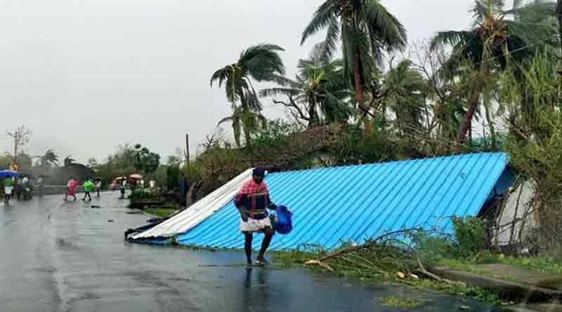গাজায় বিপর্যস্ত তামিলনাড়ুকে ১০ কোটি টাকার ত্রাণ কেরলের