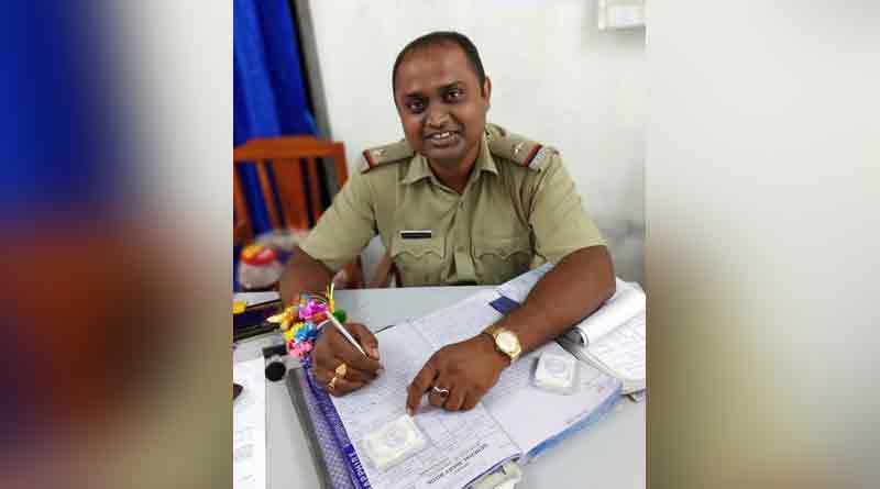 জাতীয় সড়কে বালিবোঝাই লরির ধাক্কায় মৃত্যু এএসআইয়ের
