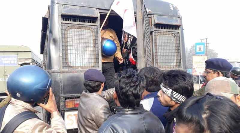 বাইক ব়্যালিতে পুলিশের ‘হামলা’, বৃহত্তর আন্দোলনের হুঁশিয়ারি বামেদের