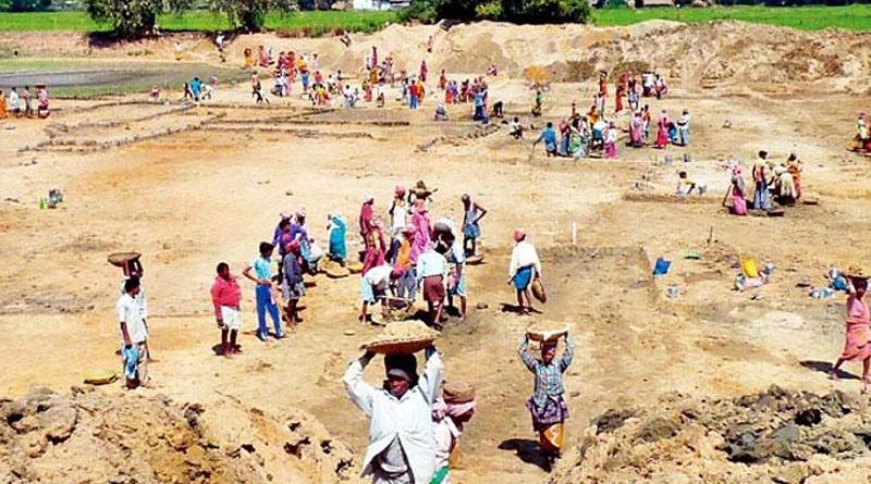 একশো দিনের কাজে ২ কোটি টাকার দুর্নীতি, অভিযুক্ত তৃণমূলের প্রাক্তন পঞ্চায়েত প্রধান