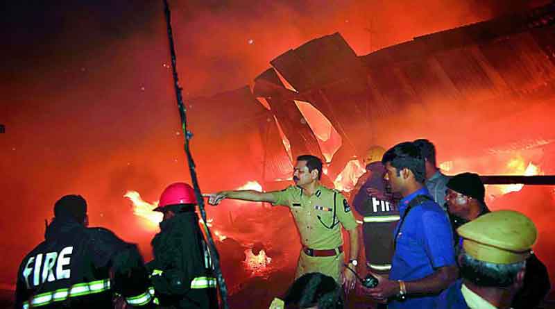 প্রদর্শনীর মাঝে বিধ্বংসী অগ্নিকাণ্ড, পুড়ে ছাই ২৫০টি দোকান